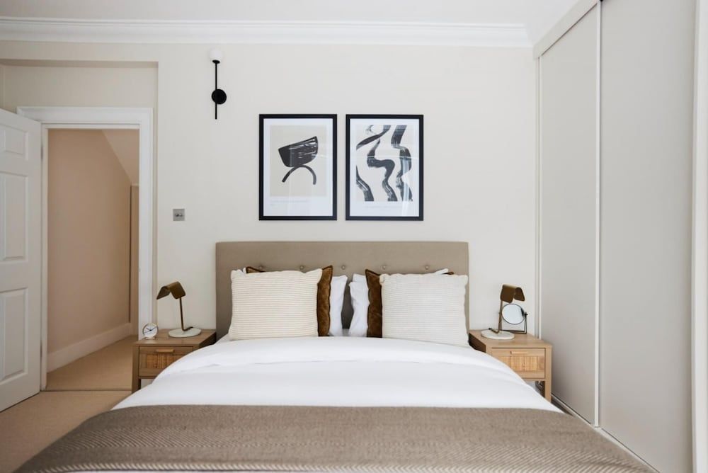 undefined The South Kensington Wonder - Trendy 3bdr House With Garden 9