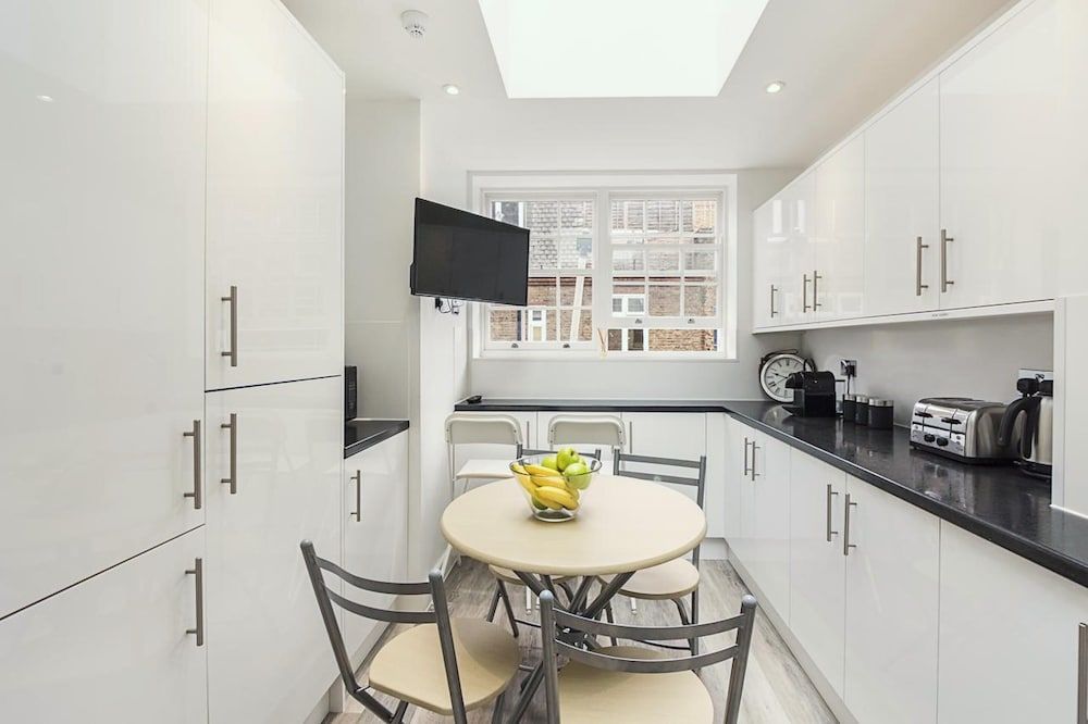 undefined Toynbee Street Ro 6 · Nice Room On Toynbee Street 8