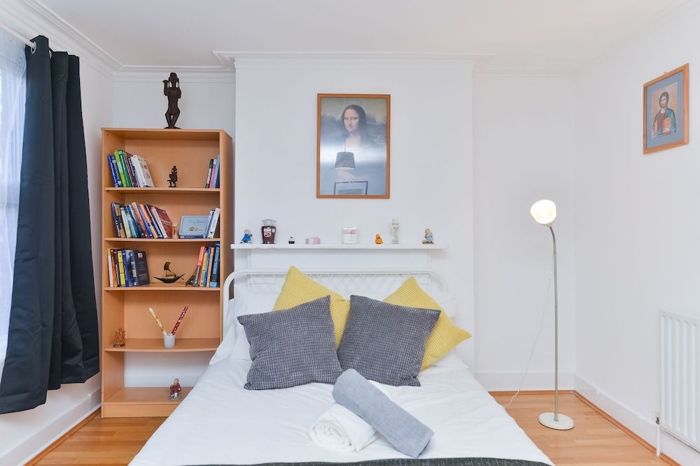 Raspberry Lodge Central London Amazing Room, Shared Bathroom 3