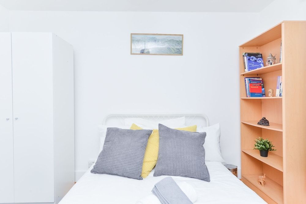 undefined Raspberry Lodge 10