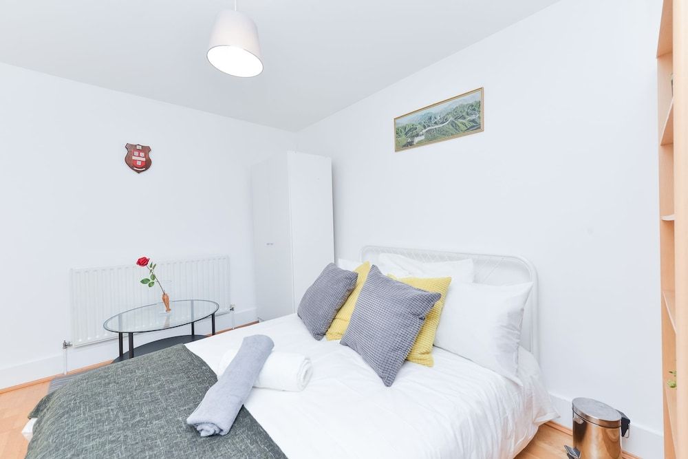 undefined Raspberry Lodge 7