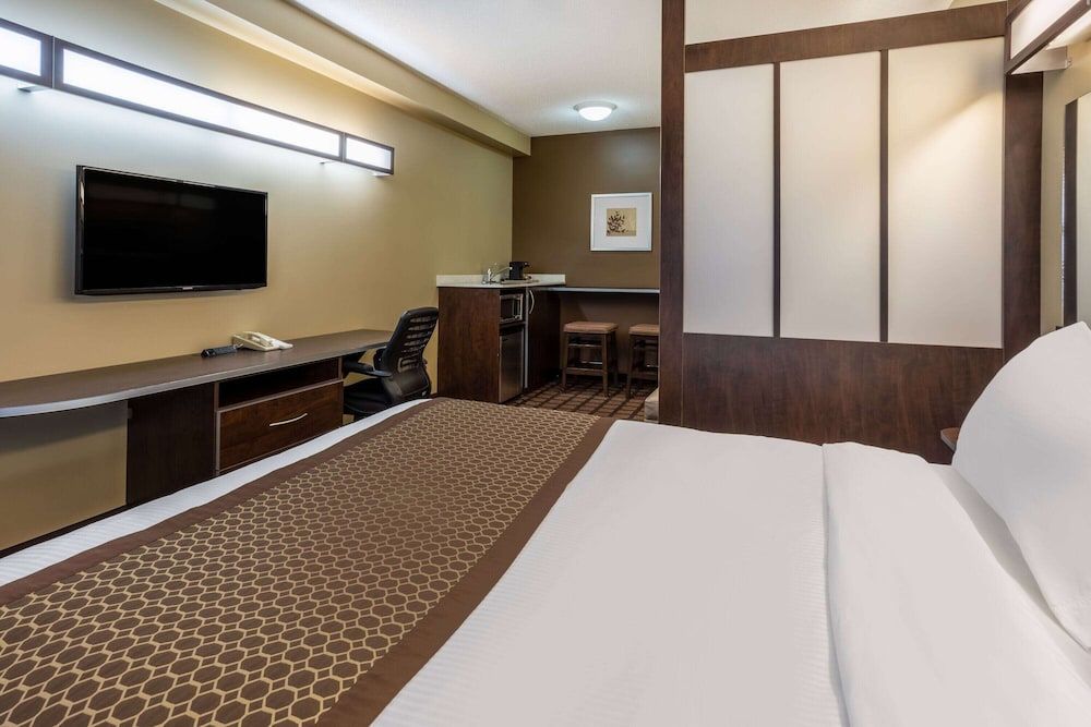 Suite, 1 Queen Bed, Non Smoking