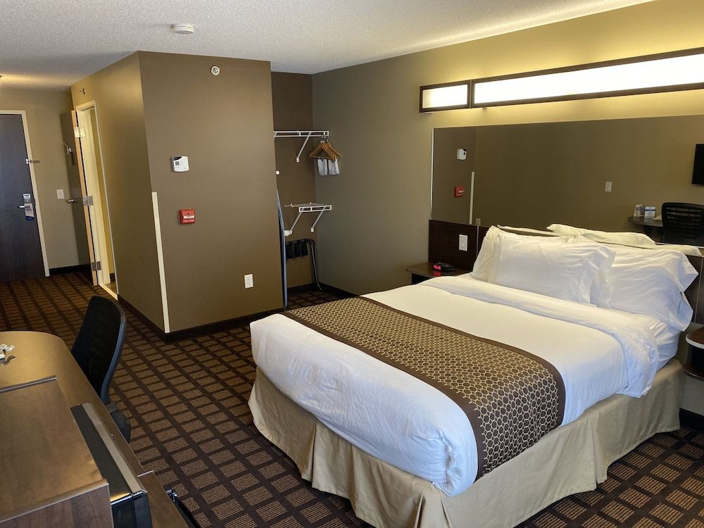 Standard Room, 1 Queen Bed, Accessible, Non Smoking