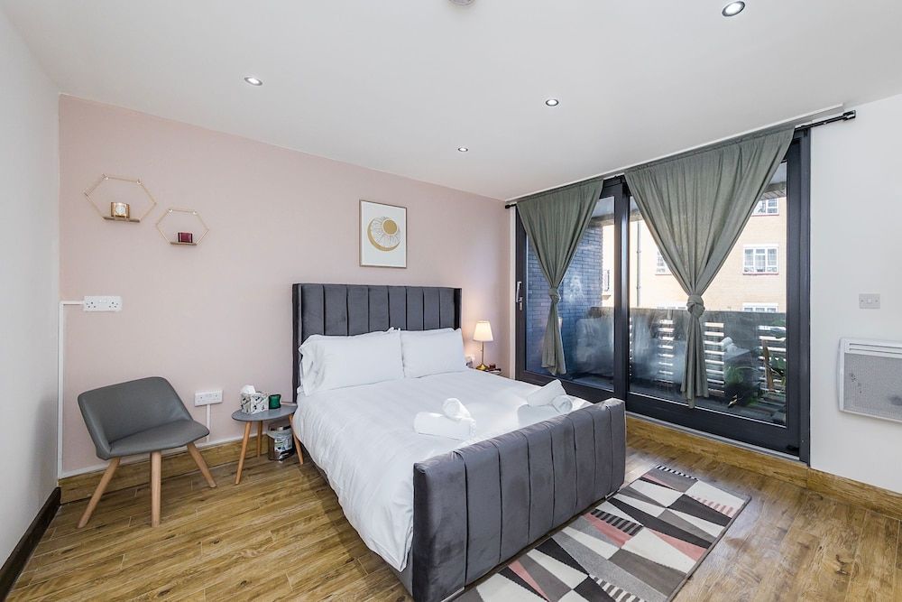 undefined Edgware Hub 5