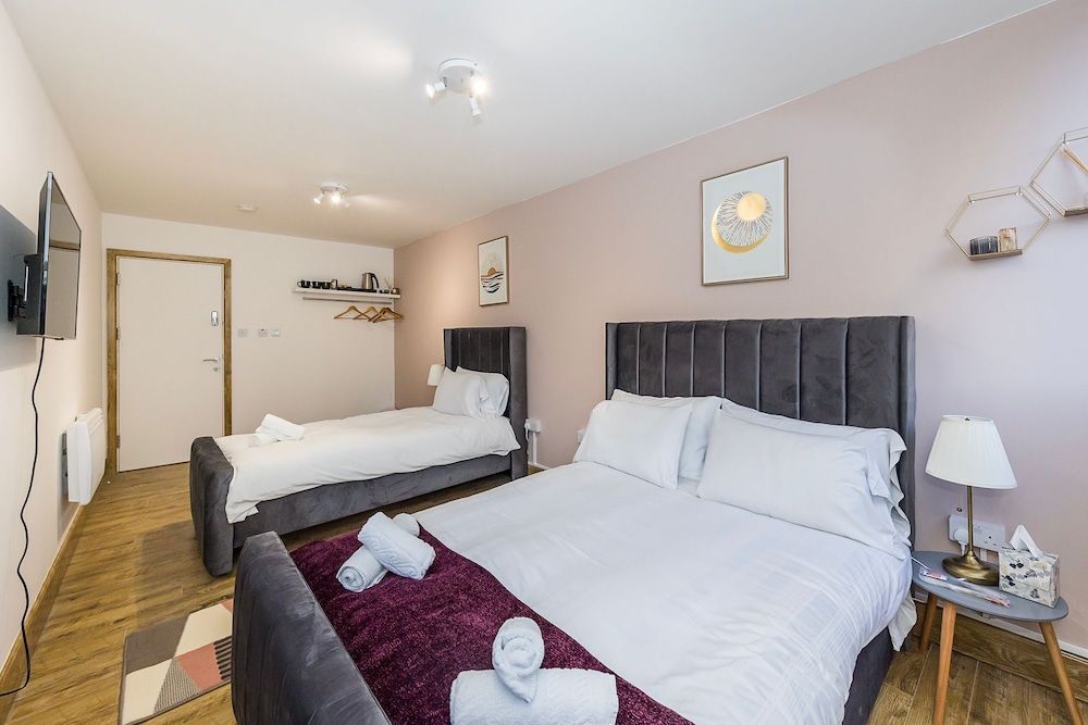 undefined Edgware Hub 4