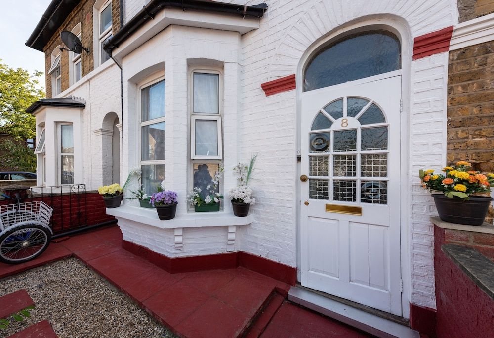 undefined Newton House E15 4