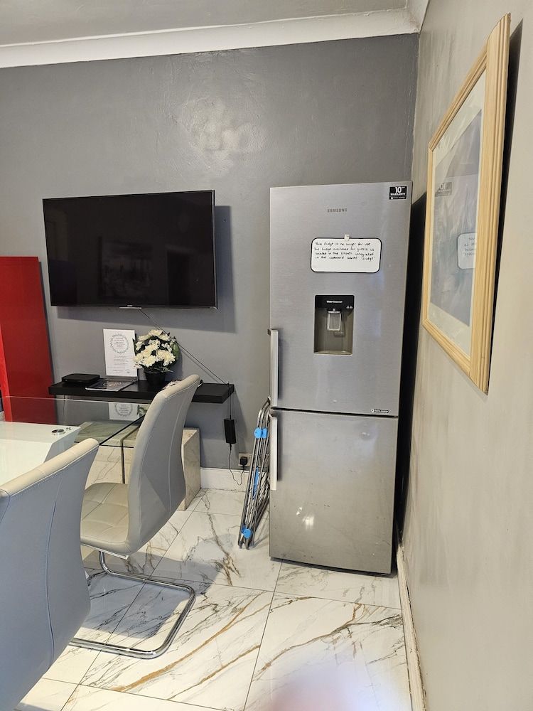 Umbrella Properties London Excel Classic Room 19