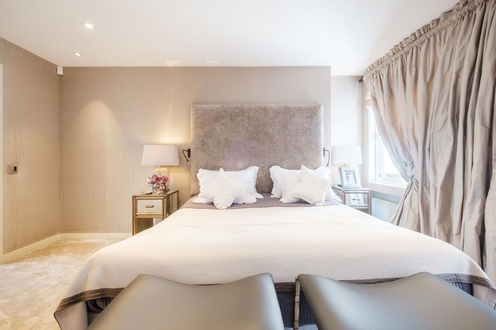 undefined Luxury Home with 3 Bed 2 Bath in London 5