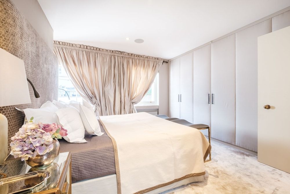 undefined Luxury Home with 3 Bed 2 Bath in London 9