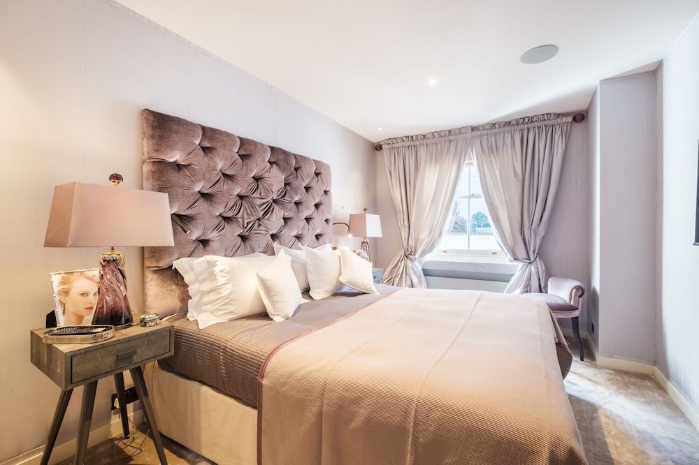 undefined Luxury Home with 3 Bed 2 Bath in London 2