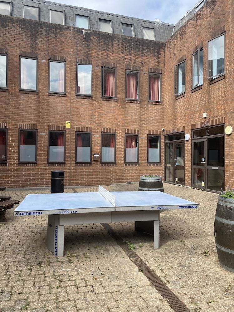 undefined Rooms for Students Only CRICKLEWOOD LANE