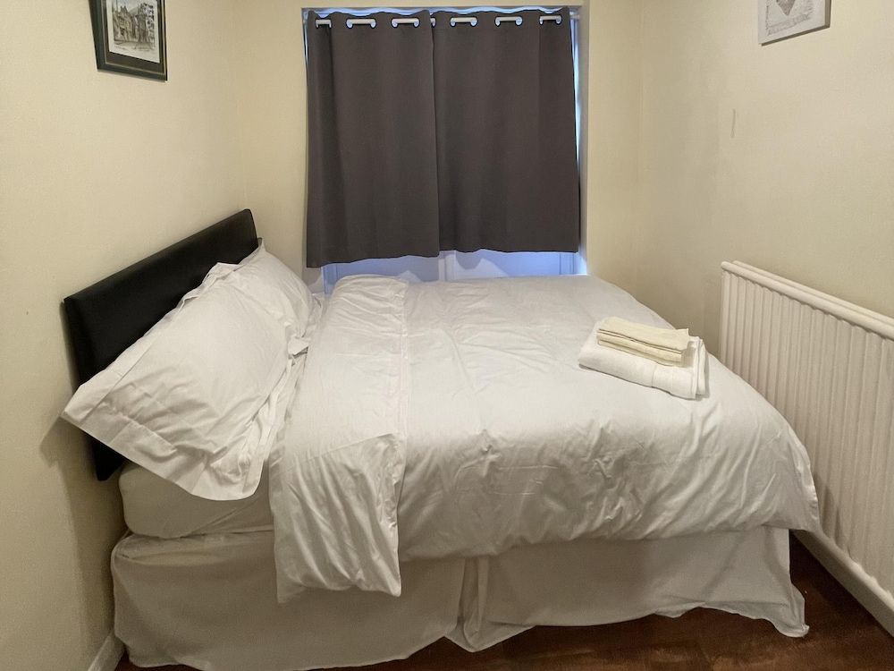 undefined Enjoy Lovely 4 bed Apartment With Garden 4