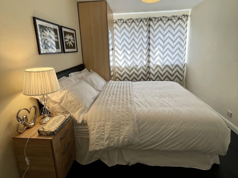 undefined Enjoy Lovely 4 bed Apartment With Garden 6