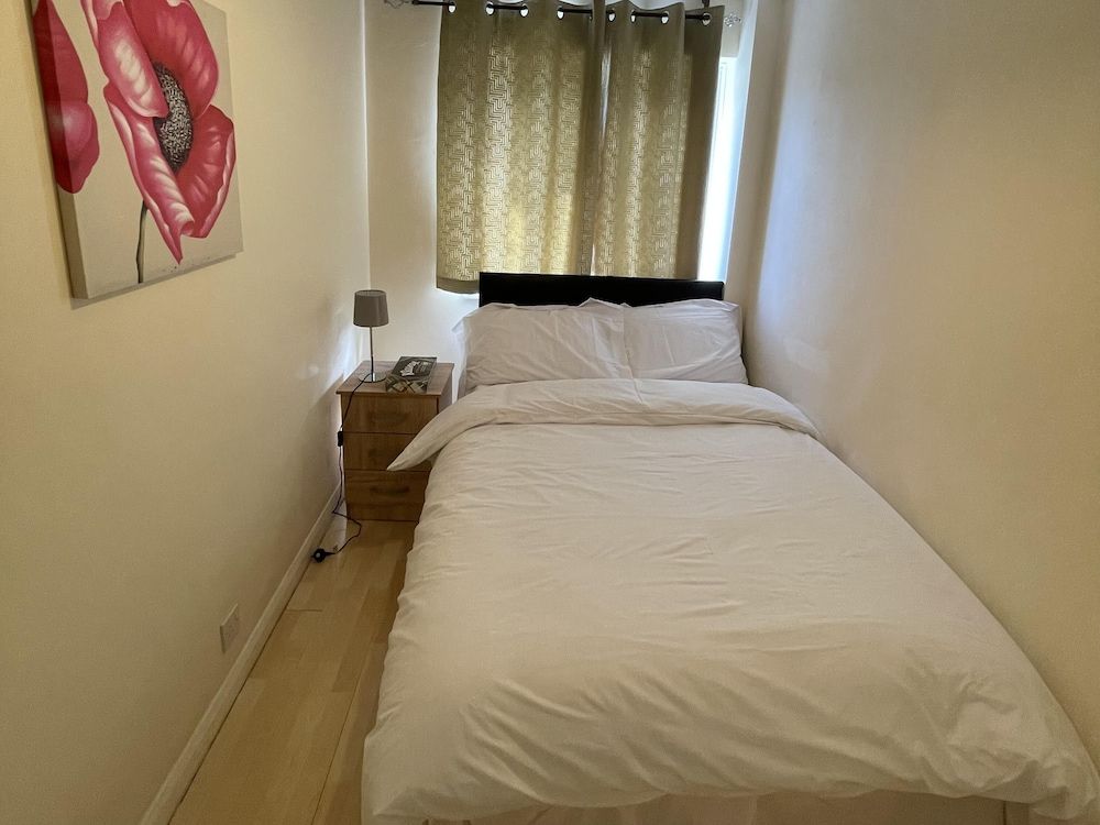 undefined Enjoy Lovely 4 bed Apartment With Garden 3