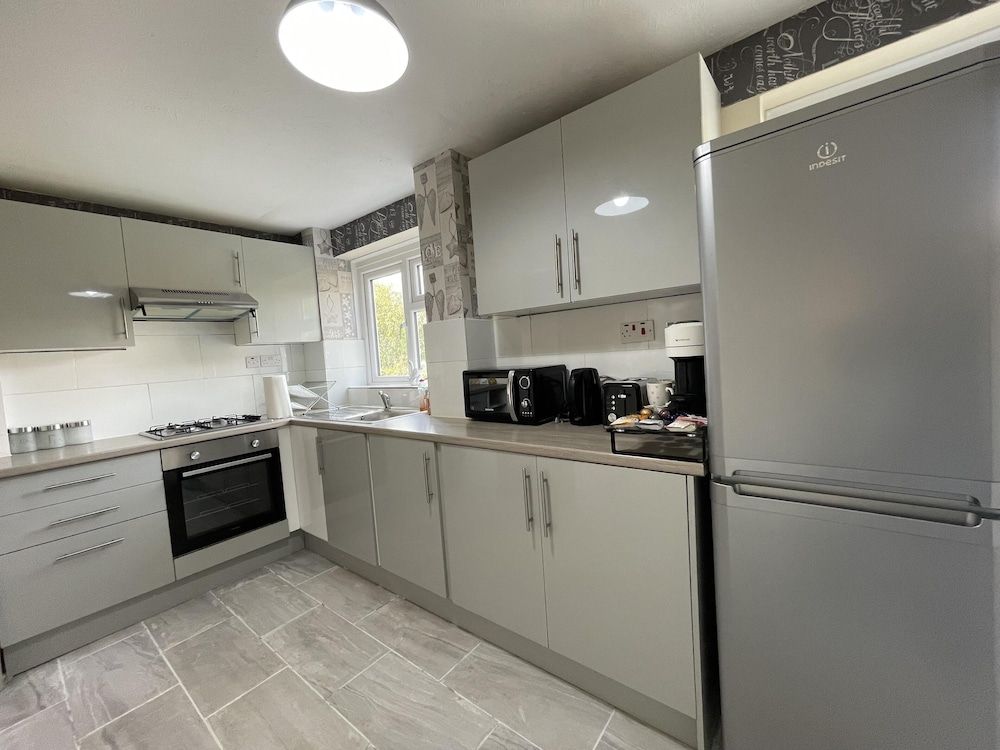 undefined Enjoy Lovely 4 bed Apartment With Garden 7