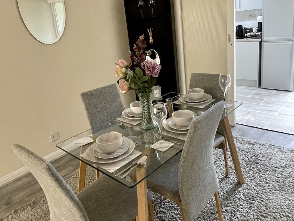 undefined Enjoy Lovely 4 bed Apartment With Garden 9