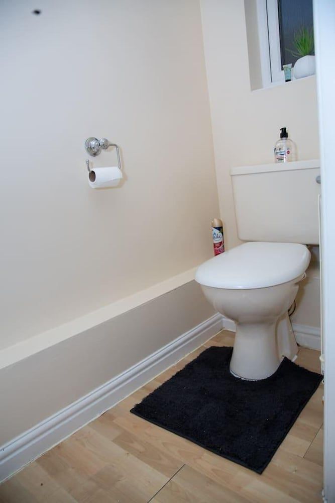 Charming 2-bedroom House House 15