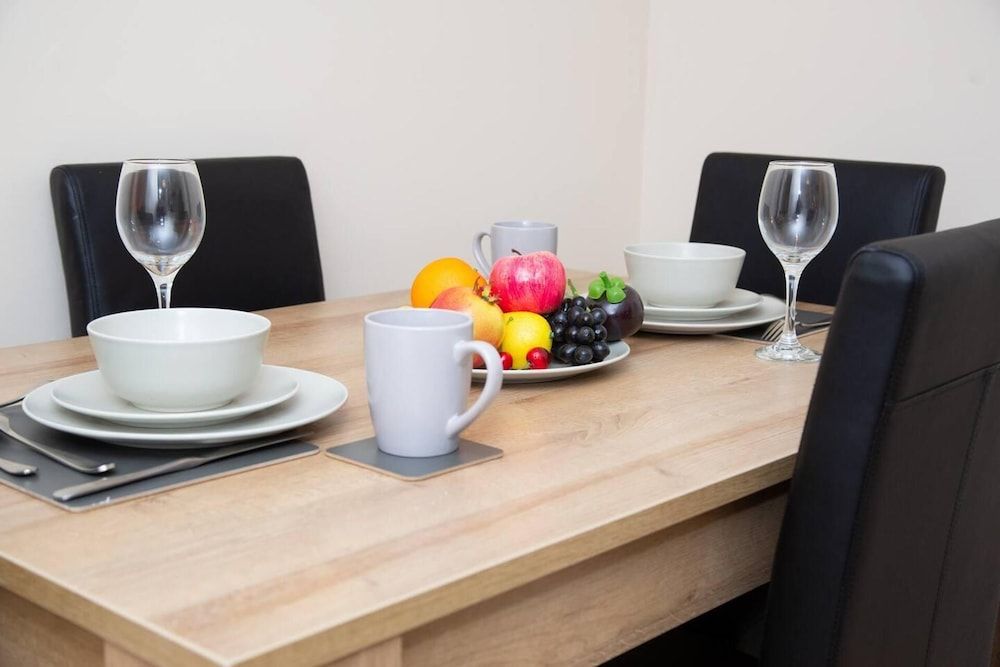 Charming 2-bedroom House House 12