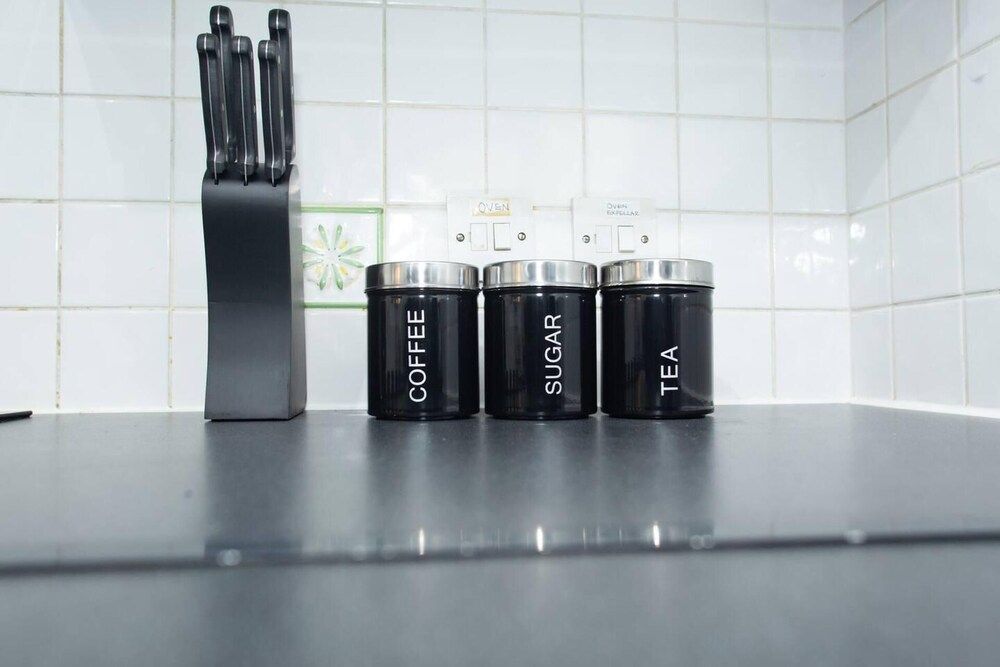 Charming 2-bedroom House House 18