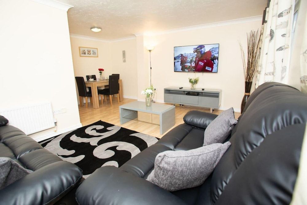 undefined Charming 2-bedroom House