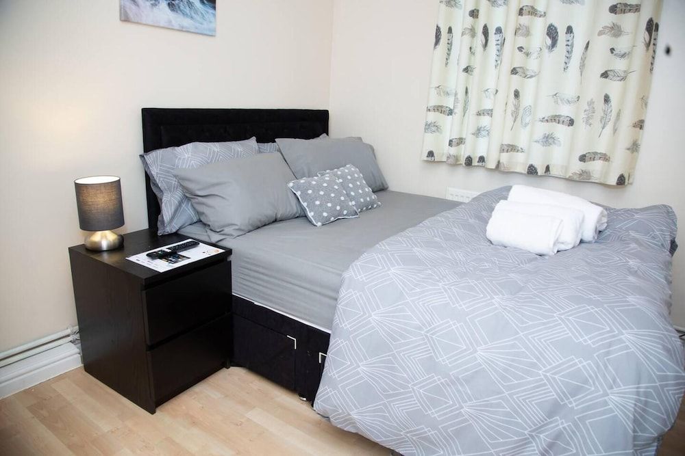 undefined Charming 2-bedroom House 8