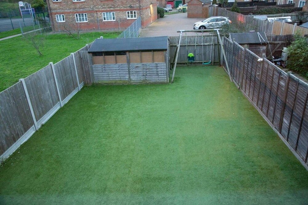 Charming 2-bedroom House House 24