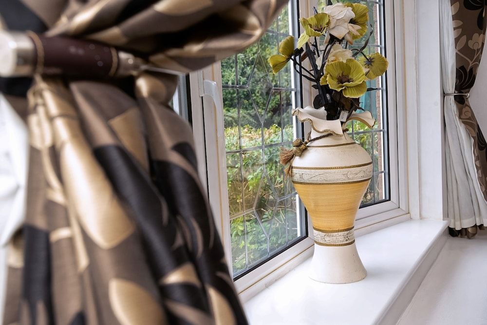 undefined 25 Mins to CL! London Amazing 2bedhome Sleeps 1-5 5