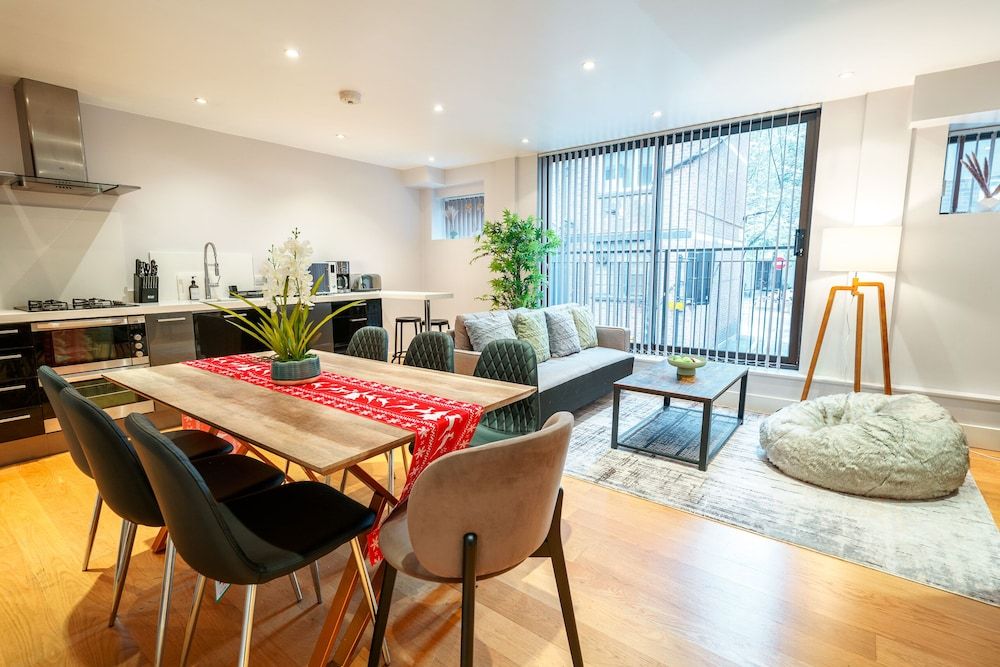 undefined Immaculate 3-bed House in Central London 2