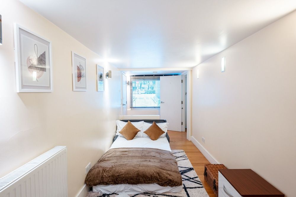 undefined Immaculate 3-bed House in Central London 8