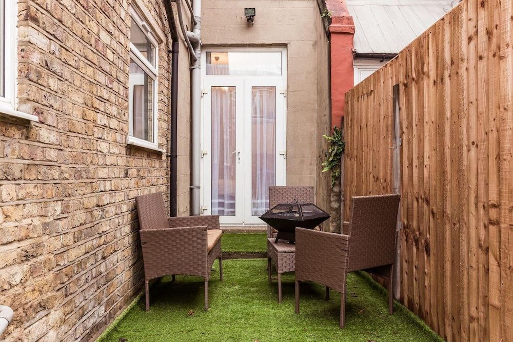 undefined North Central London House/ Sleeps8/garden/wifi 7