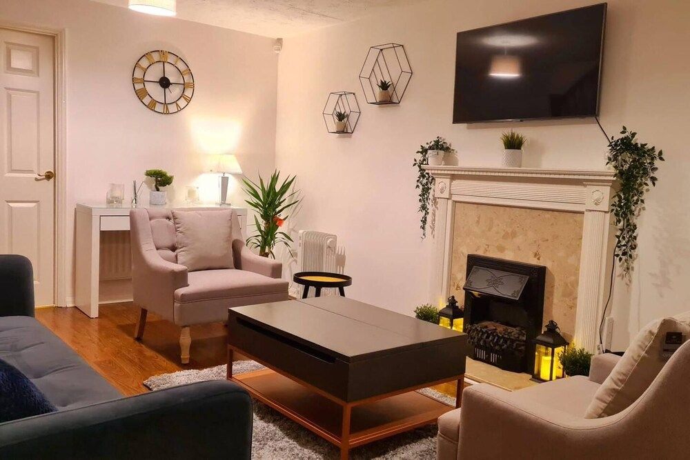 undefined Charming 3-bed House in London With Jacuzzi