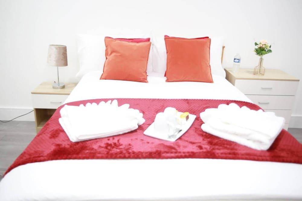 undefined Deluxe 4-bed House Close2 Wembley Stadium 2