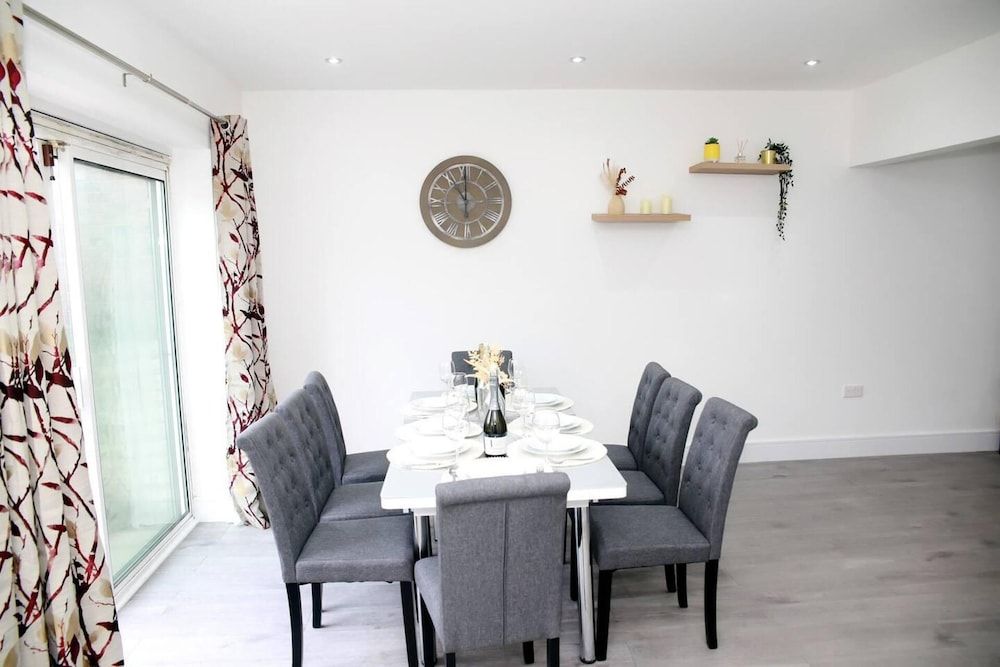 undefined Deluxe 4-bed House Close2 Wembley Stadium 7