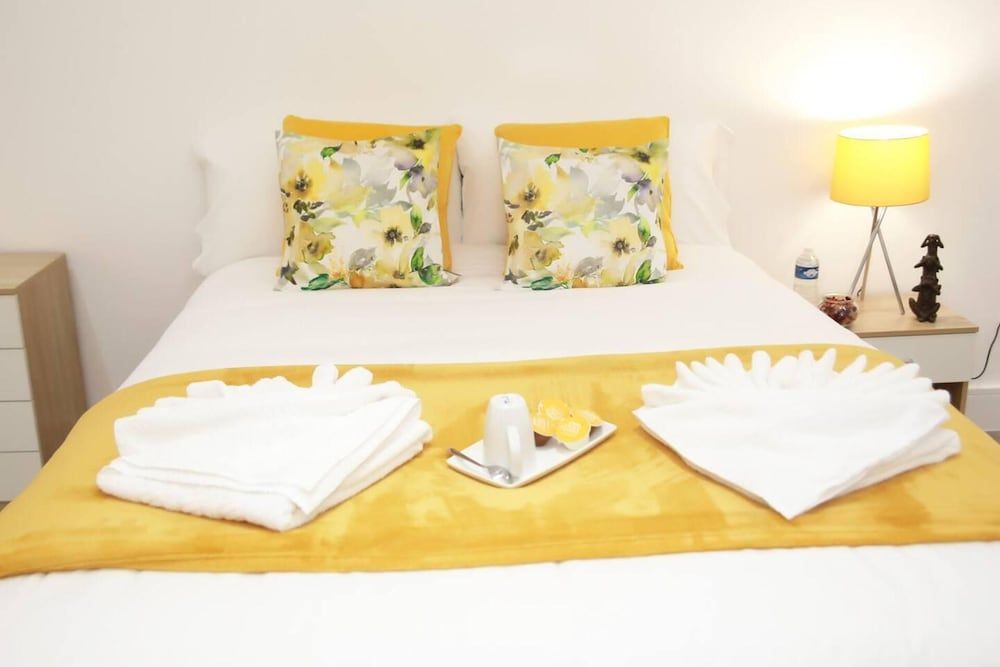 Deluxe 4-bed House Close2 Wembley Stadium House 15