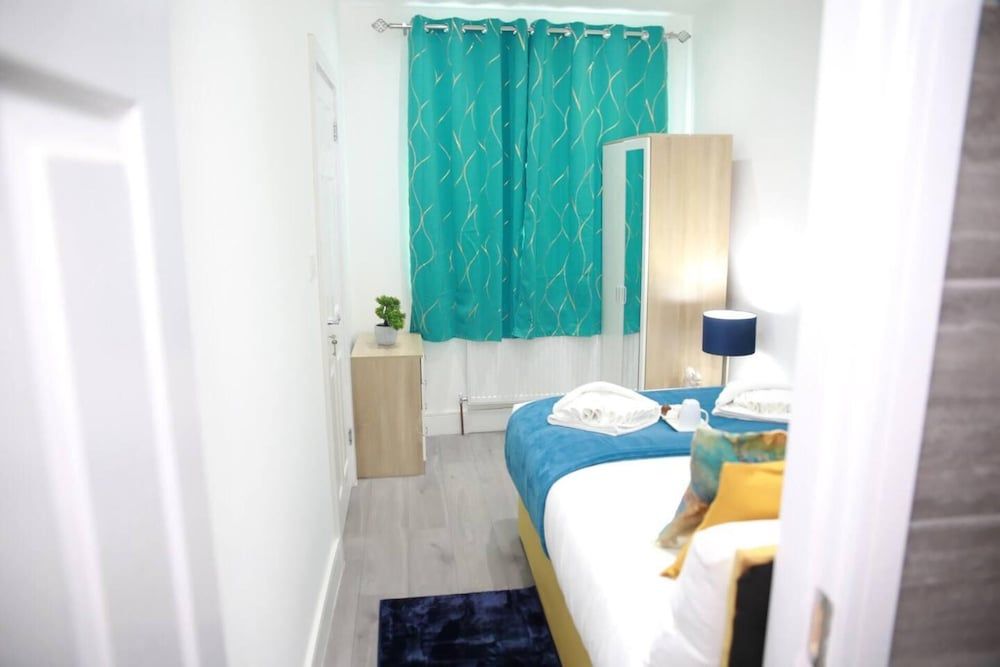 undefined Deluxe 4-bed House Close2 Wembley Stadium 10