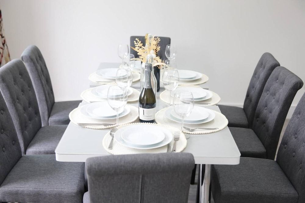 undefined Deluxe 4-bed House Close2 Wembley Stadium 5