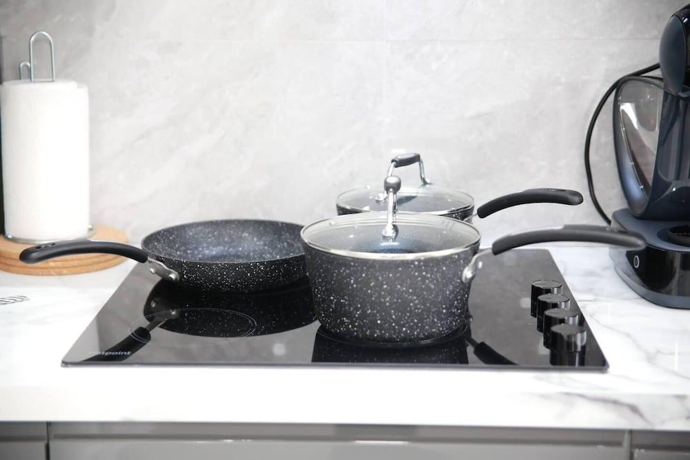 Deluxe 4-bed House Close2 Wembley Stadium House 27