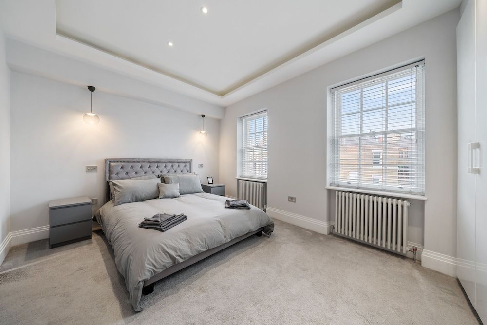 undefined Modern Townhouse With Cinema Room in London SE1 9