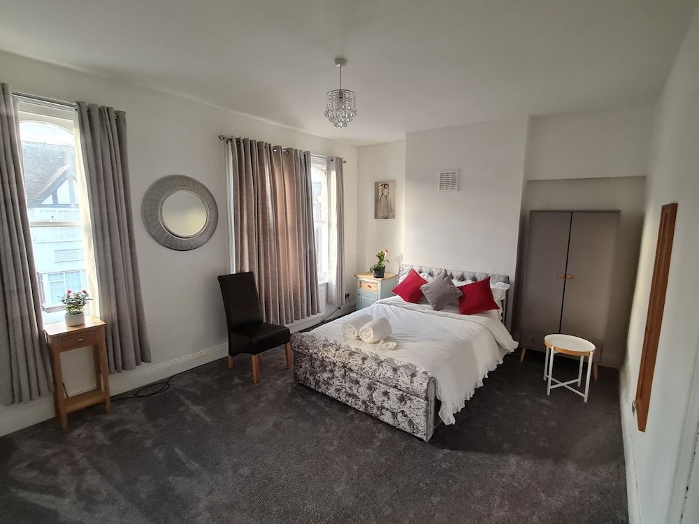 undefined 3-bed House in London Self-contained in Ladywell 3