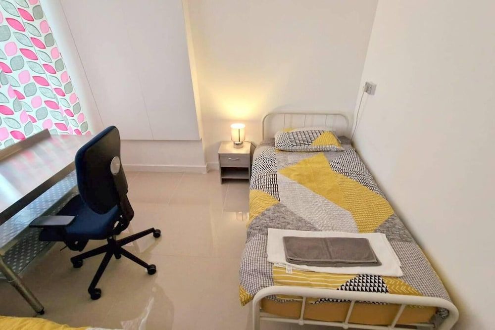 Modern 3-bed House in Surrey Quays House 17