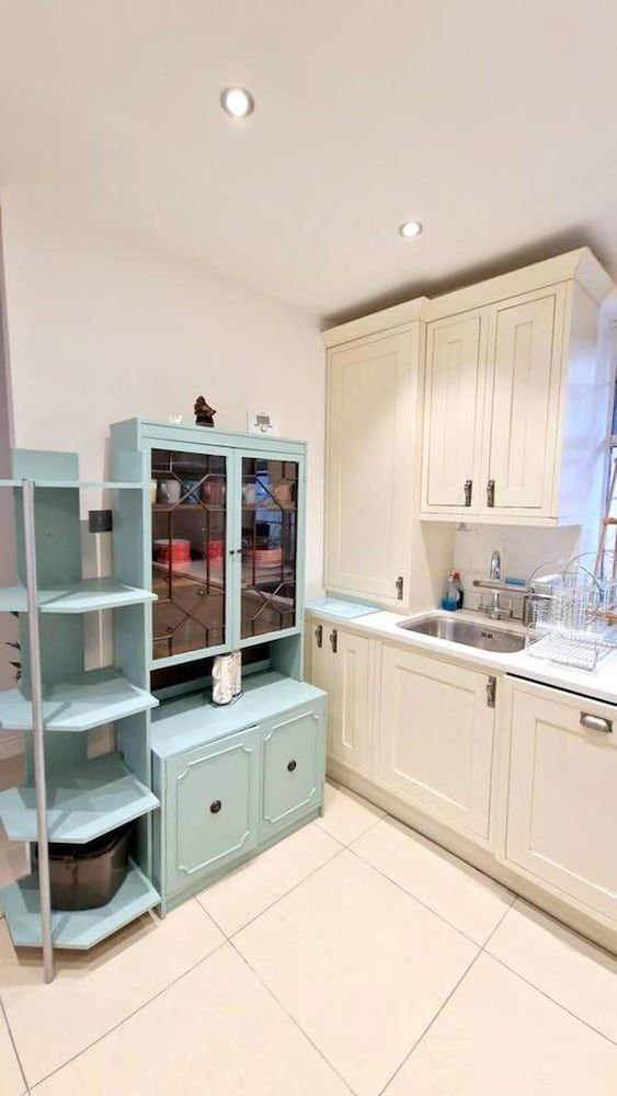 Modern 3-bed House in Surrey Quays House 18