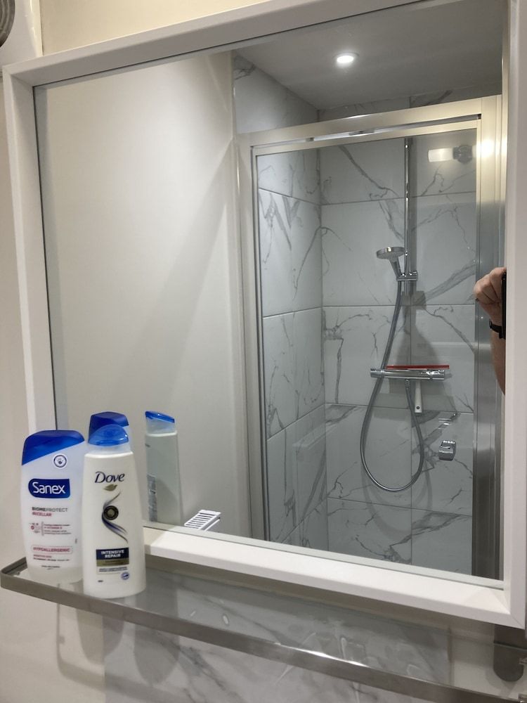 Very Large and Splendid Terrace House in London House 9