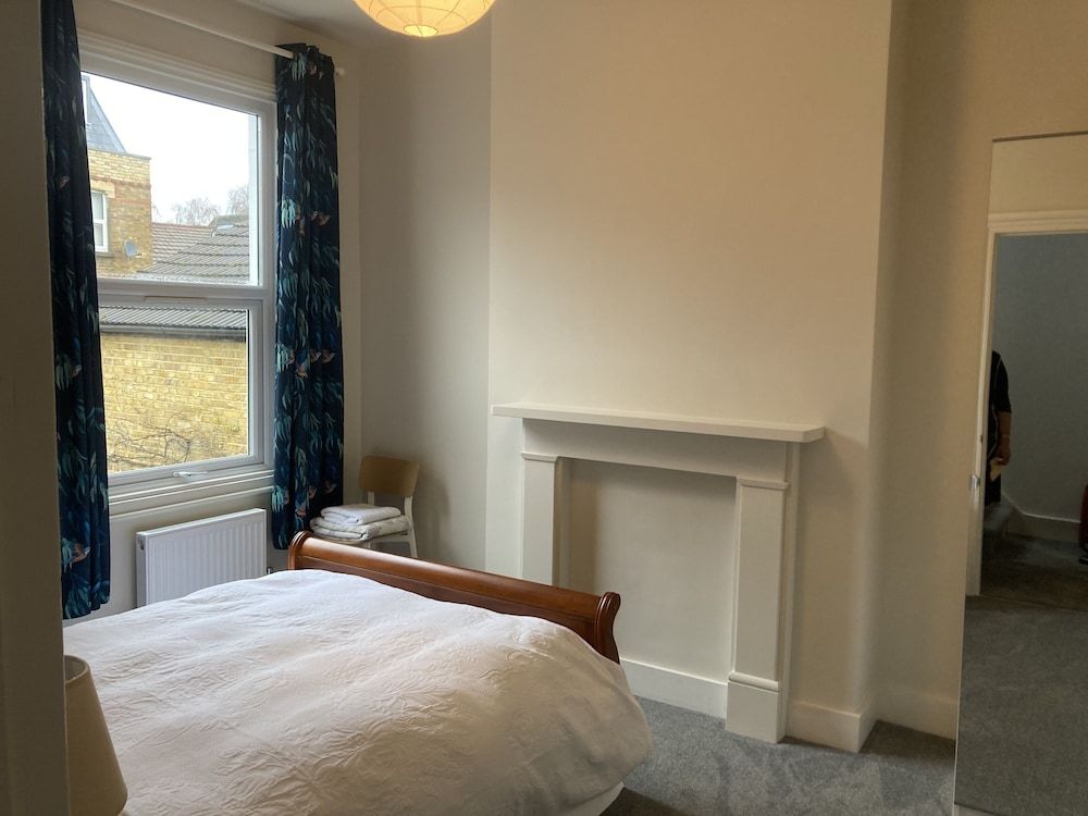 undefined Very Large and Splendid Terrace House in London 6