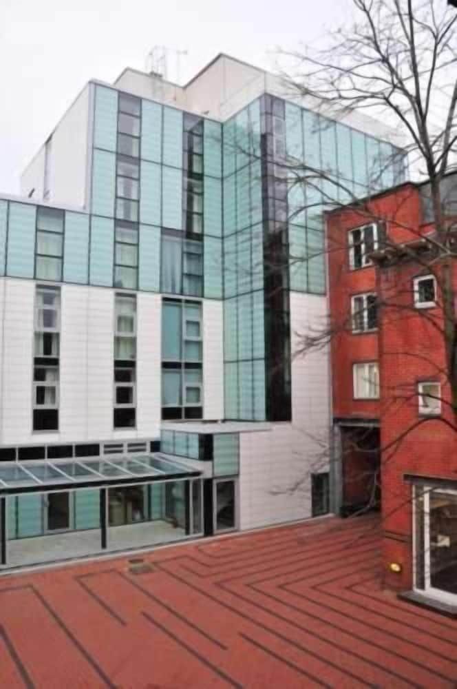 undefined Davies Court - Hostel 7