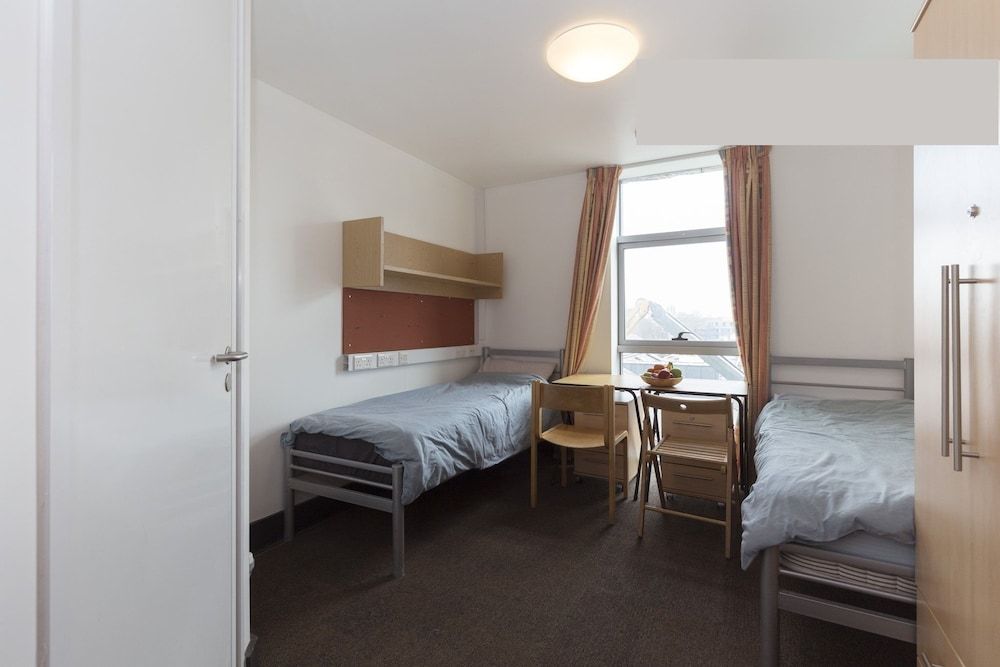 undefined Davies Court - Hostel 8