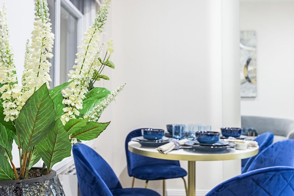 undefined Billionaire Suites Kensington 4