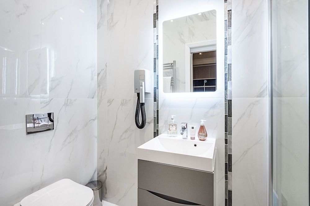 Billionaire Suites Kensington Executive Apartment, 1 Bedroom 11