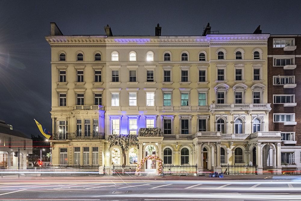 undefined Billionaire Suites Kensington 2