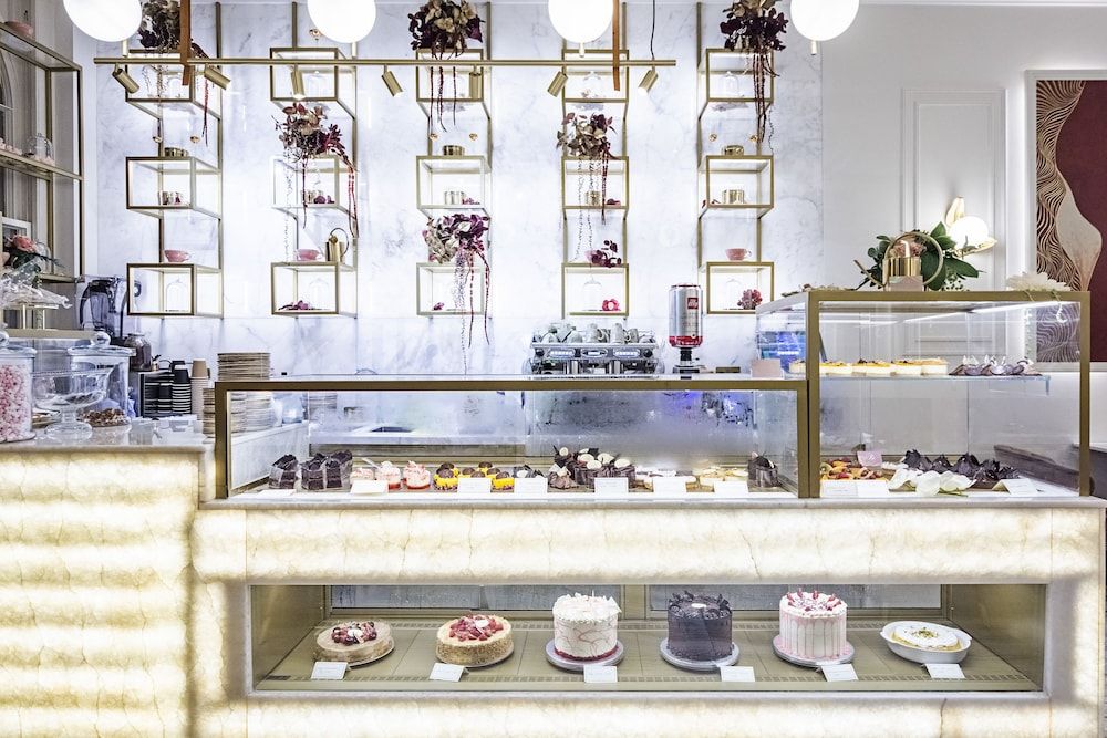 undefined Billionaire Suites Kensington 10