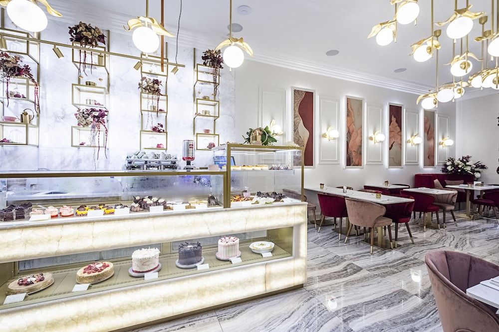 undefined Billionaire Suites Kensington 8